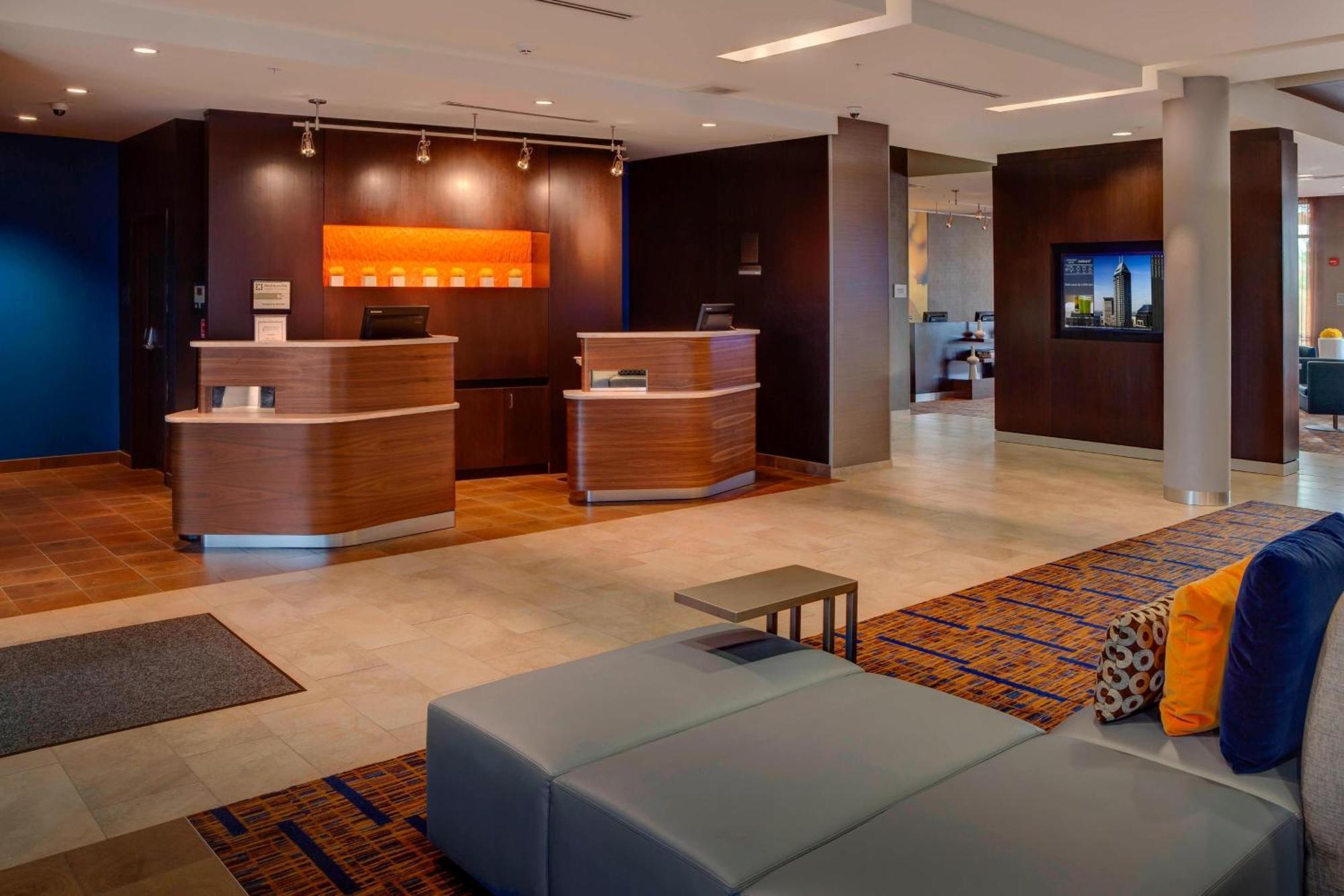 Courtyard By Marriott Indianapolis Ноблсвилл Экстерьер фото