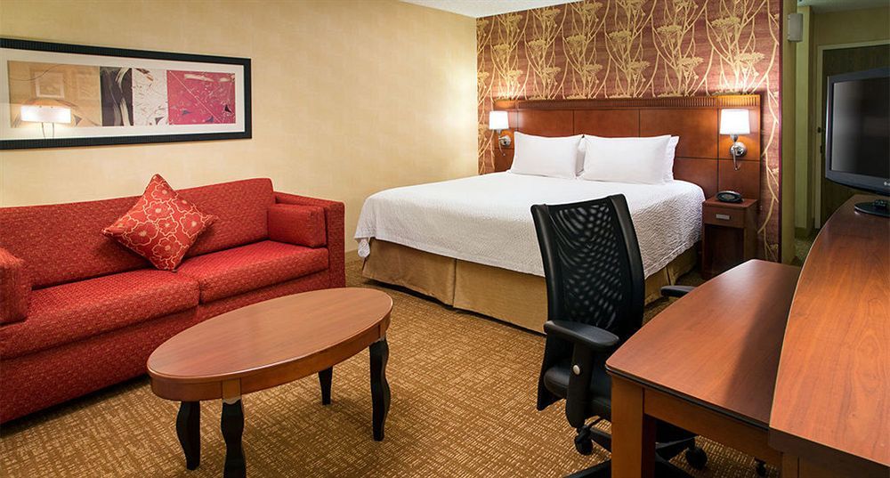 Courtyard By Marriott Indianapolis Ноблсвилл Экстерьер фото